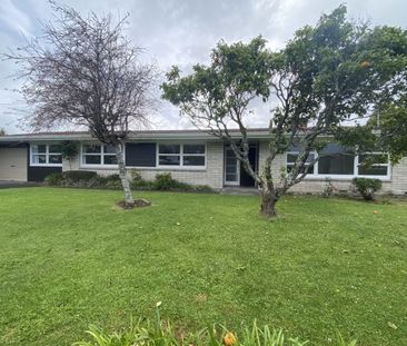 Spacious Cedar - Photo 2