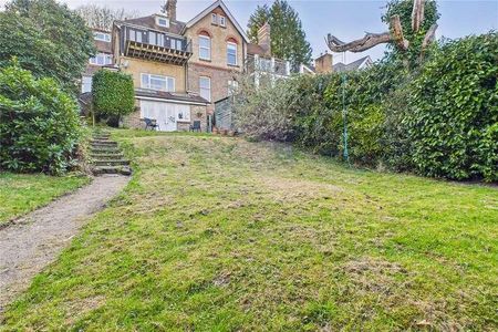 College Lane, East Grinstead, West Sussex, RH19 - Photo 4