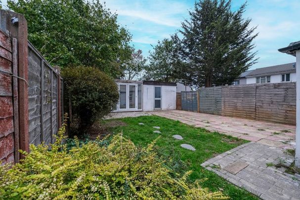 4 bedroom detached house to rent - Photo 1