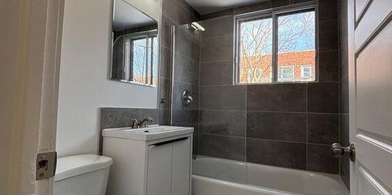 Superbe 3.5 Complètement Rénové - Photo 3