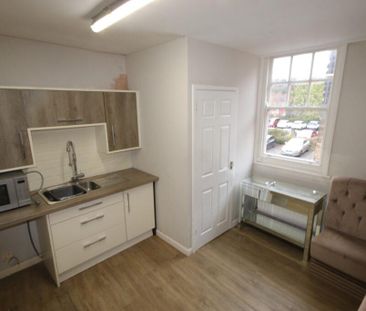 Property to rent - Photo 2