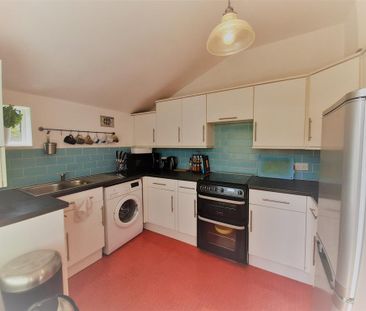 2 bedroom terraced house to rent - Photo 3