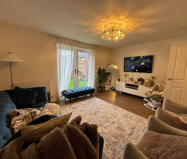 3 bedroom semi-detached house to rent - Photo 1