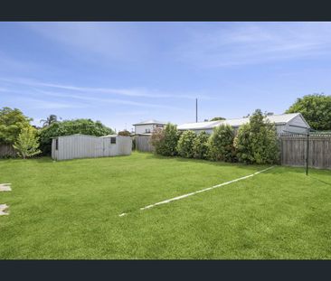 Beautifully Presented Brick Home in Prime East Geelong Location - Photo 4