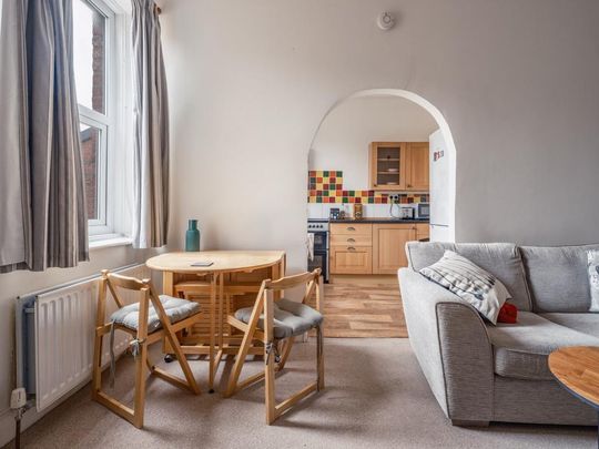 2 bedroom flat to rent - Photo 1