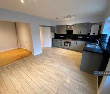 4 bedroom terraced house to rent - Photo 4