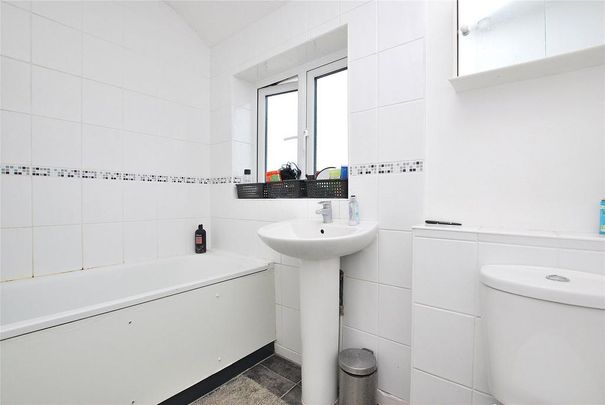 4 bedroom semi-detached house to rent - Photo 1