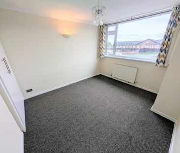 A 2 Bedroom Apartment - Photo 2