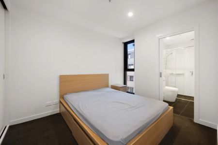 Furnished Apartment in Prime University & Hospital Precinct – 6 Month Lease - Photo 3