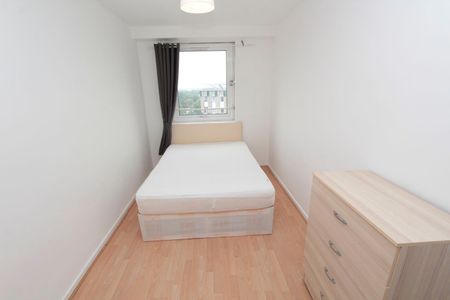 Room in a Shared Flat, Offenbach House, E2 - Photo 4