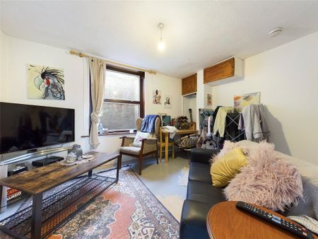 4 bedroom terraced house to rent - Photo 2