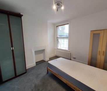 3 bedroom maisonette to rent - Photo 6