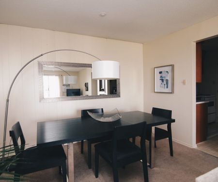 2755 - 31st Ave - 2 Bedroom - Photo 4