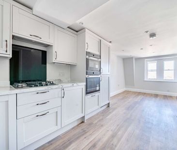 Well-presented one-bedroom apartment with open-plan living and sepa... - Photo 4