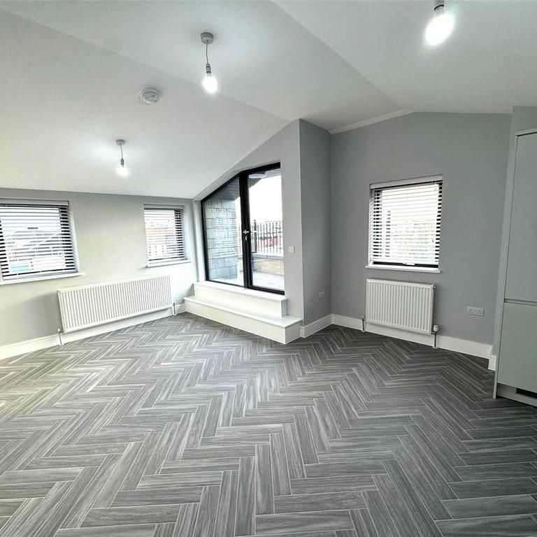 3 bedroom penthouse to rent - Photo 1
