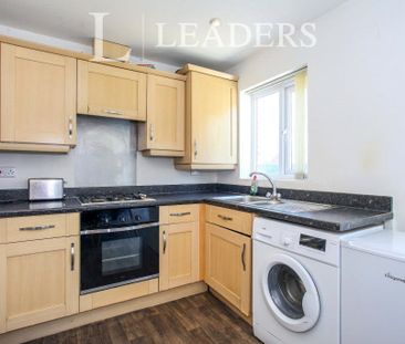 4 bedroom townhouse to rent Brentleigh Way, Stoke-on-Trent, Staffor... - Photo 1
