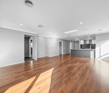 Spacious Home with all Comforts! - Photo 1