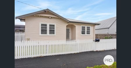 Charming Family Home in Glenorchy - Photo 2