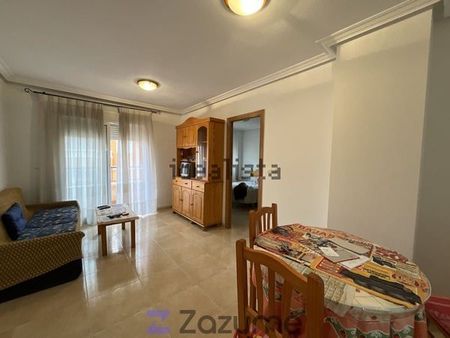 Alquiler de piso en Calle San Emigdio - Photo 2