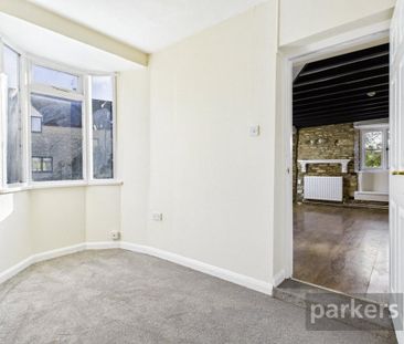 4 bedroom detached house to rent - Photo 2