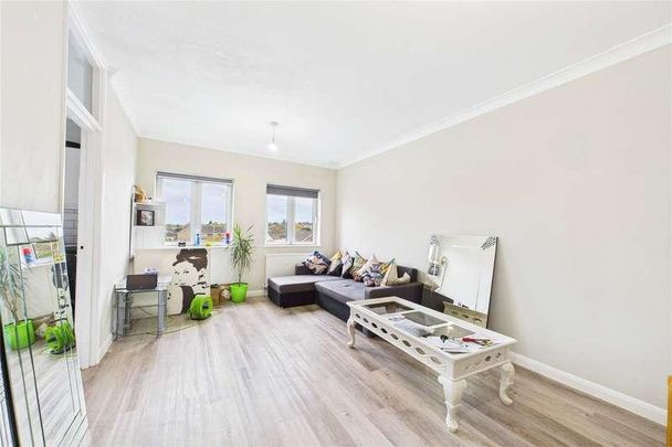 Shifford Crescent, Maidenhead, SL6 - Photo 1