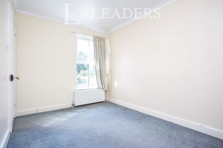 2 bedroom house to rent Connaught Road, Brookwood, Woking, GU24 - Photo 2