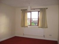 4 bed Detached - To Let - Photo 3