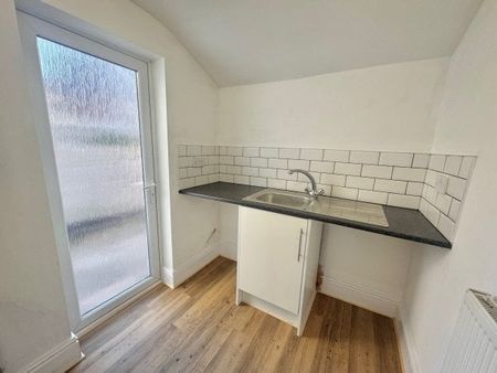 Kenyon Road, L15 5BD - Photo 5