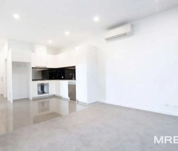 “Spacious with sprawling wrap around balcony” - Photo 2