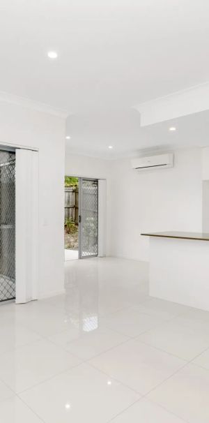 Generous Proportions in Heart of Annerley! - Photo 1
