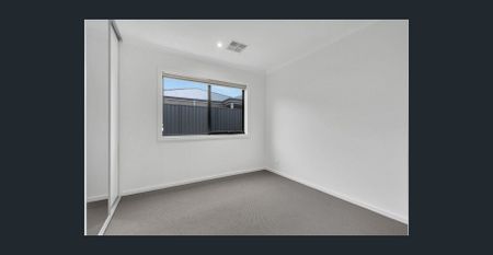 Spacious, Stylish & Ready to Move In! - Photo 2