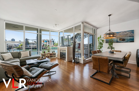 Condo in Downtown Vancouver, BC - Photo 3