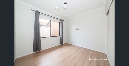 Spacious and Stylish Family Home in Prime Keilor Downs Location - Photo 5