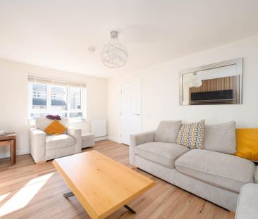 4 bedroom detached house to rent - Photo 1