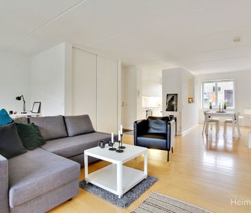 I denne skønne 3-værelses lejlighed får du: - Foto 1