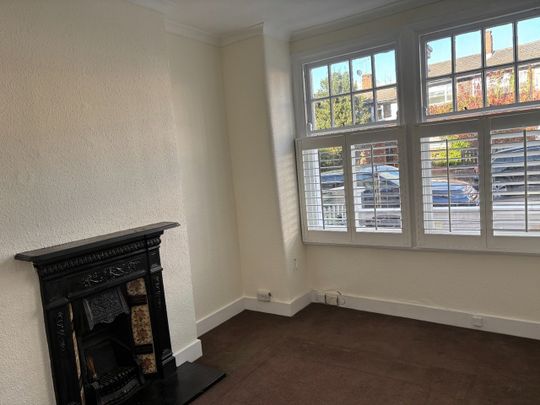 1 Bed Flat, Bassingham Road, SW18 - Photo 1