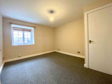 3 bed town house to rent in Friernhay Court, Exeter, EX4 - Photo 4