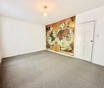 3 bedroom end of terrace house to rent - Photo 2