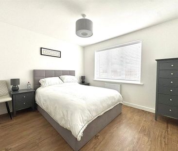 3 bedroom semi-detached house to rent - Photo 4