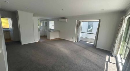 Townhouse next to Hagley Park - Photo 4