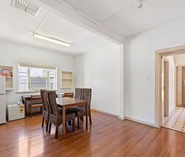 Spacious Family Living in Sought-After Park Holme Pocket - Photo 3