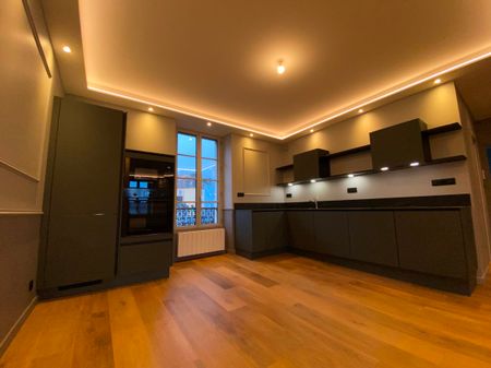 A Louer – Libre immédiatement – Appartement T3 Centre Ville Entièrement Rénové ! - Photo 4