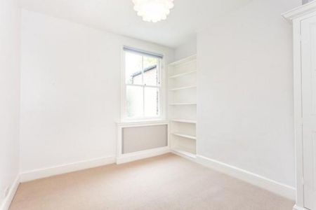 3 bedroom flat to rent - Photo 3