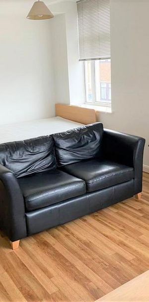 Studio to rent - Photo 1