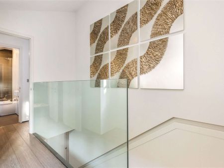 A stunning one bedroom apartment that has been immaculately interior designed in a popular, portered building. - Photo 4