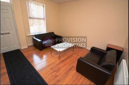 2 Bedroom Student Professional Houses in Hyde Park - Photo 2