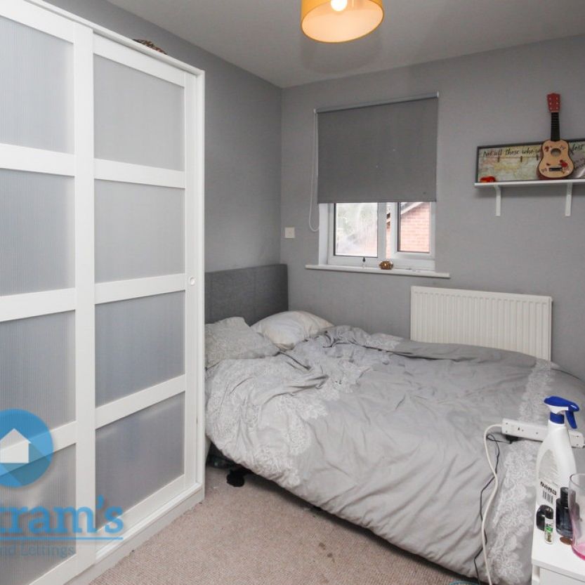 6 bed Mid Terraced House for Rent - Photo 1