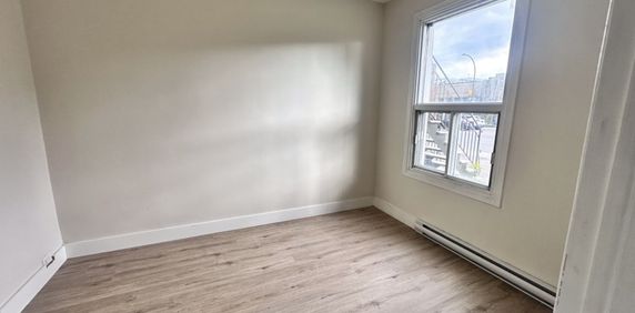 APPARTEMENT À LOUER - Photo 2