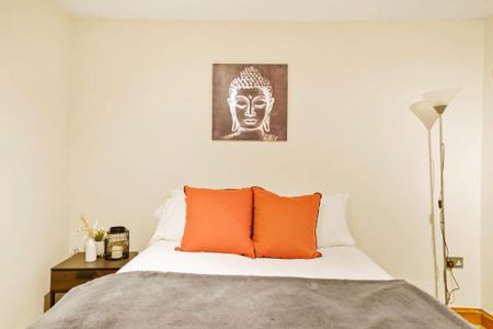 1 bedroom in a house share to rent - Photo 4
