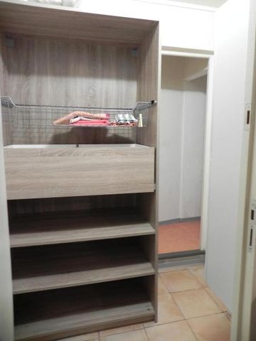 Location Appartement 1 pièce 14m² MILLAU 12100 - Photo 5